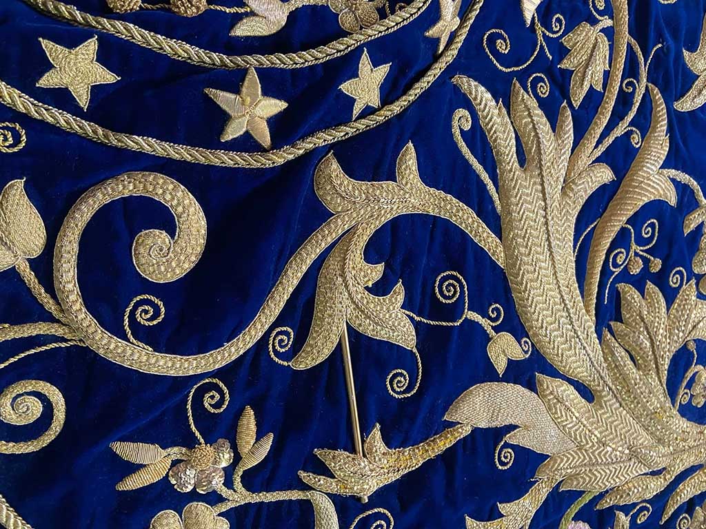 Manto de salida de Ntra. Sra. Reina de los Ángeles (Córdoba)