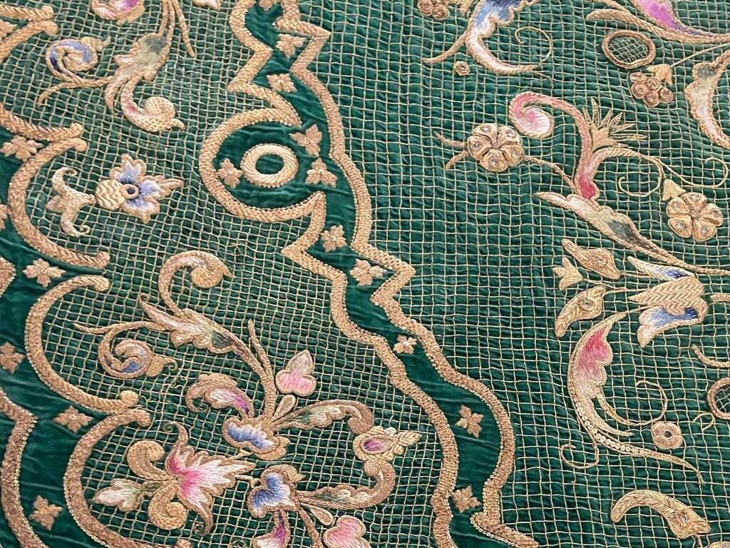 Manto de salida de Mª Stma. de la Esperanza (Córdoba)